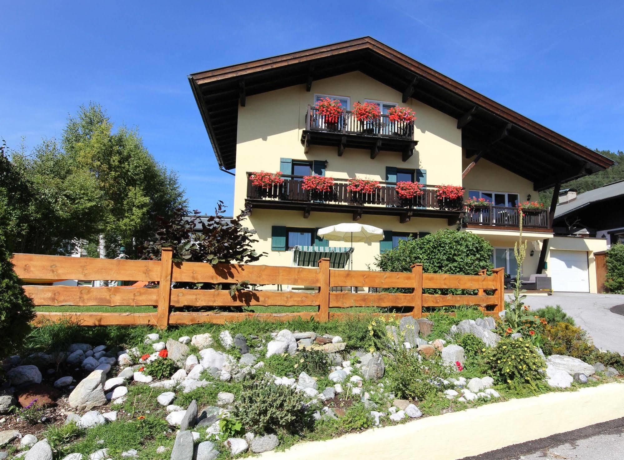 Alpenlandhaus Menardi Seefeld in Tirol Exterior photo